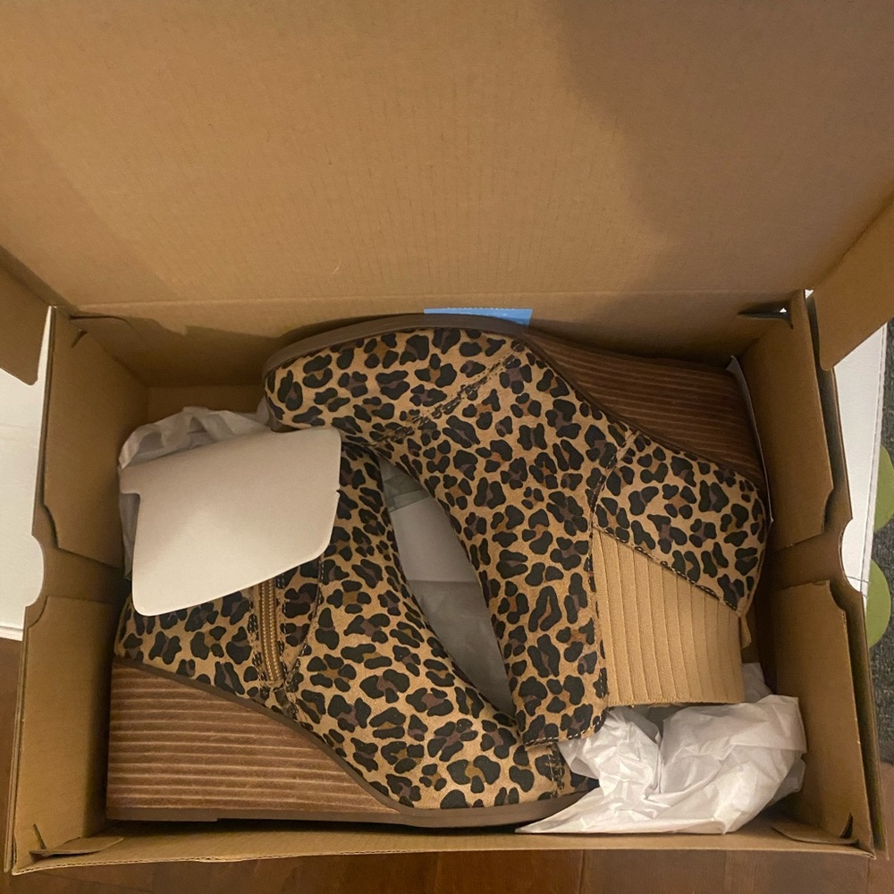 Toms Brown and Black Ankle Boots